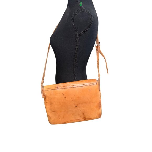 Vintage Congac Leather Messenger Crossbody Bag Adjustable Strap Buckle Closure - Picture 2 of 15